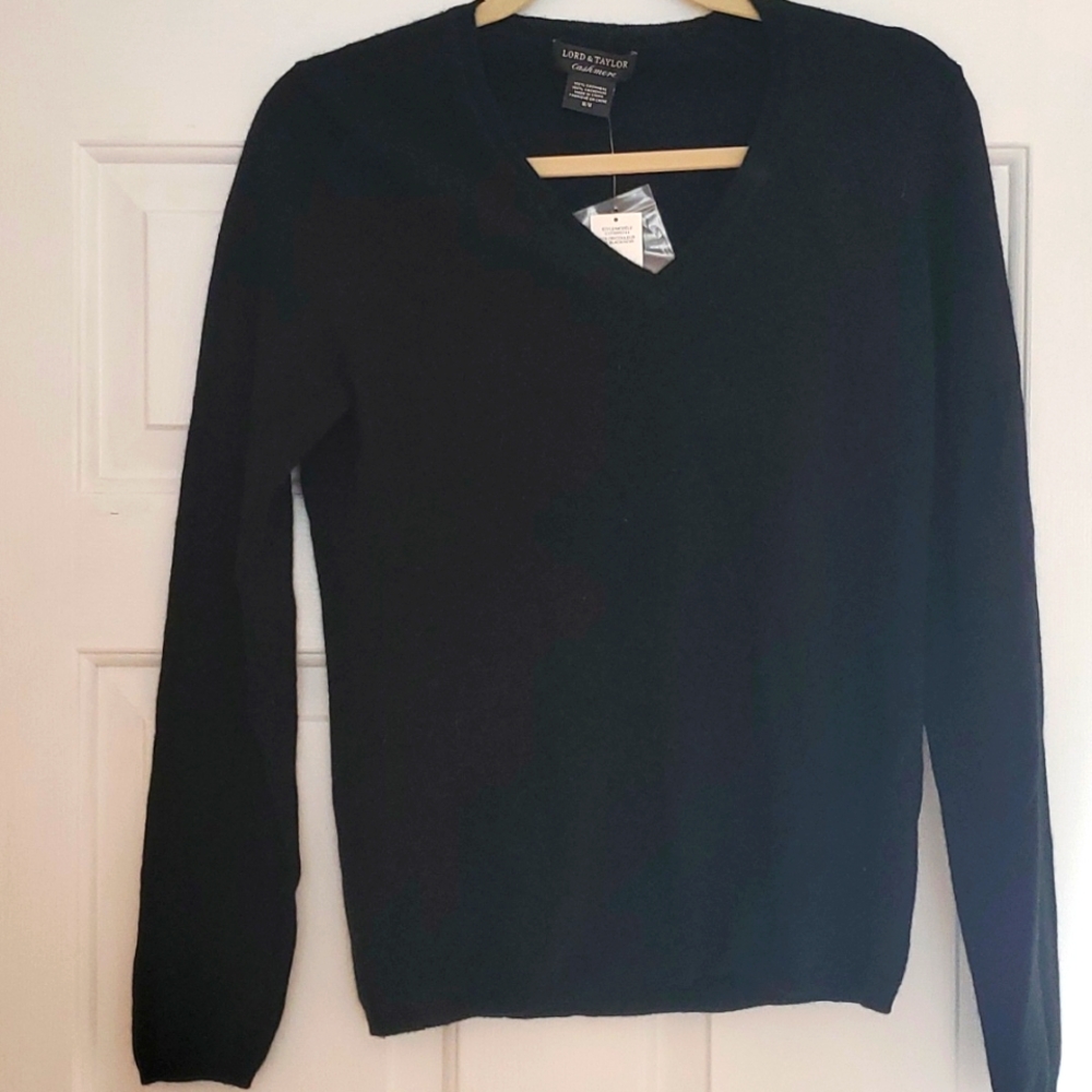 Lord and Taylor Black Cashmere Sweater NWT Meduim